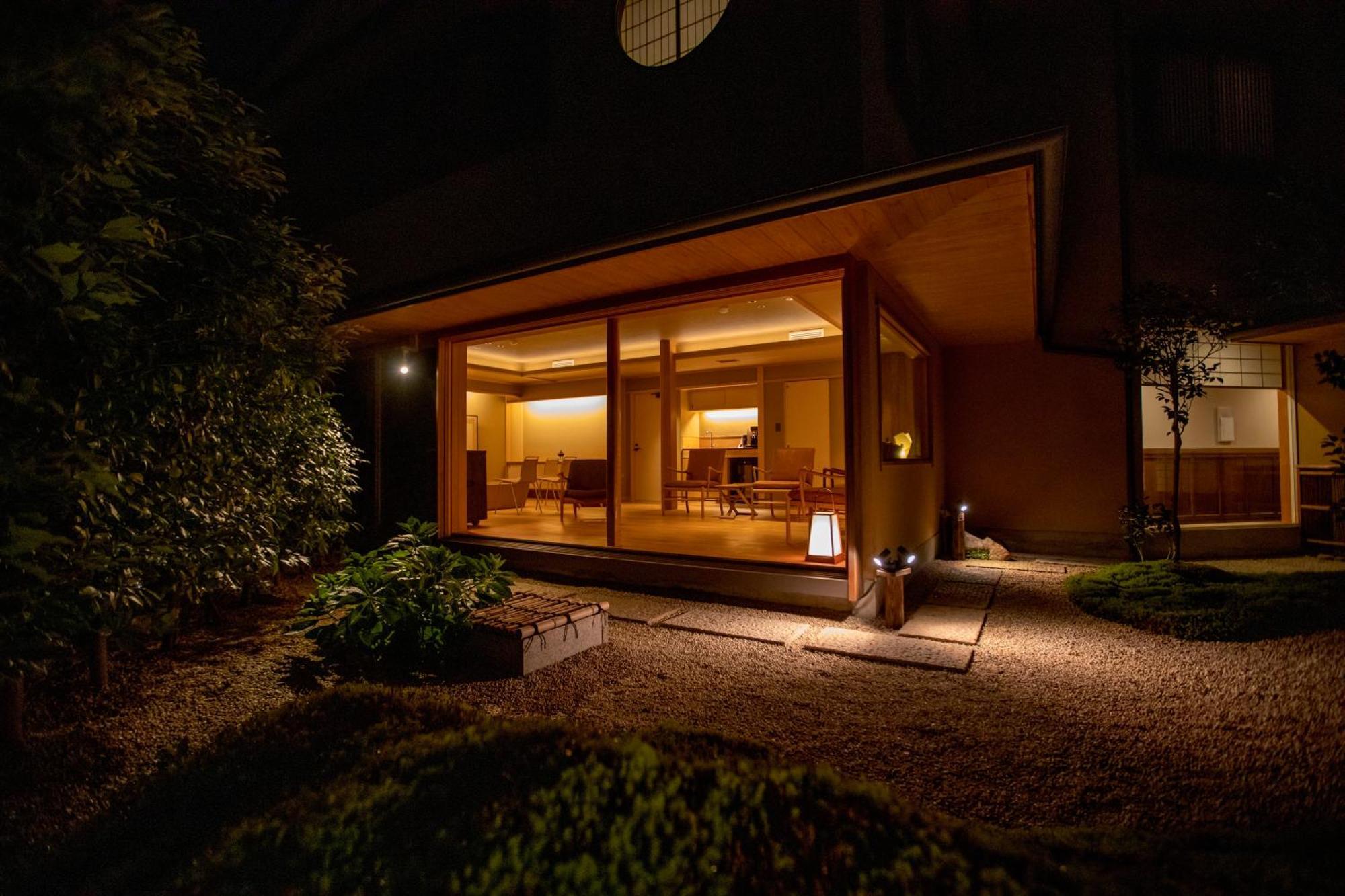 Itsukushimahigashimonzen Kikugawa Hotel Hatsukaichi Bagian luar foto